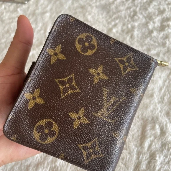 Louis Vuitton Brown and Gold Monogram Wallet - Picture 13 of 13